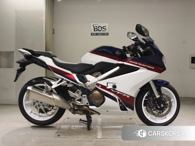 Проданный Honda VFR800F 2022 из Японии