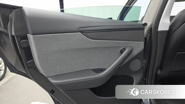 Tesla Model Y id 4710471 из Кореи 17