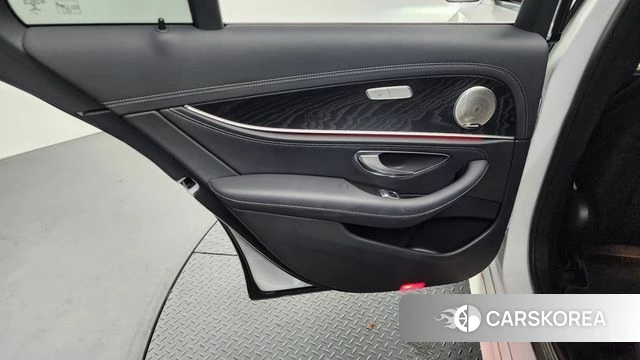 Mercedes-Benz E-Class W213 id 4304056 из Кореи 17
