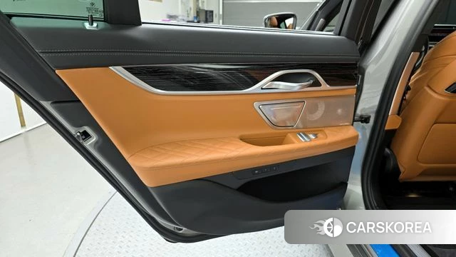 BMW 7 Series (G11) id 4186902 из Кореи 17