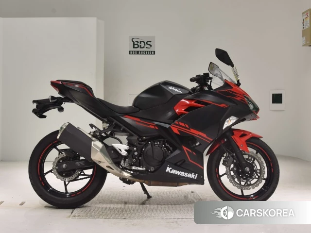 Проданный Kawasaki NINJA 250 2018 из Японии