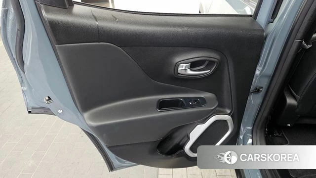 Jeep Renegade id 4615286 из Кореи 17
