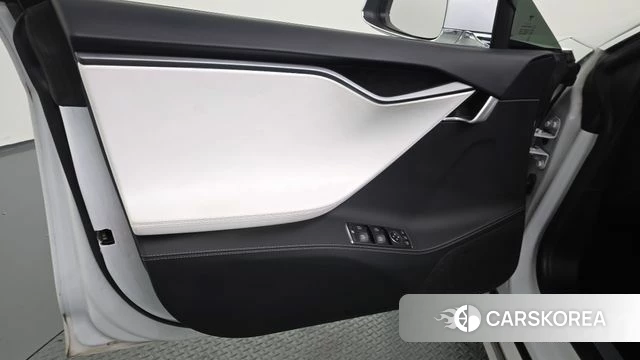Tesla Model S id 4619721 из Кореи 17