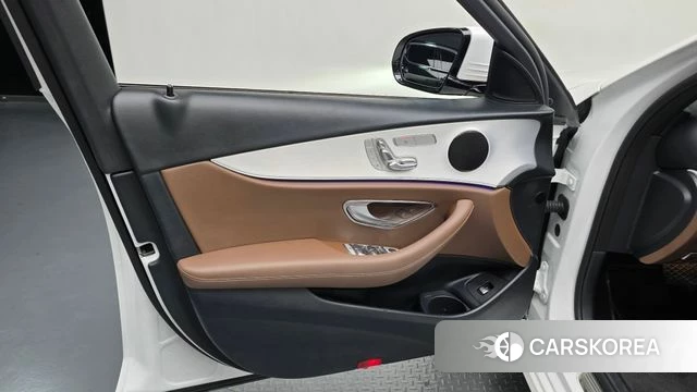 Mercedes-Benz E-Class W213 id 4666833 из Кореи 17