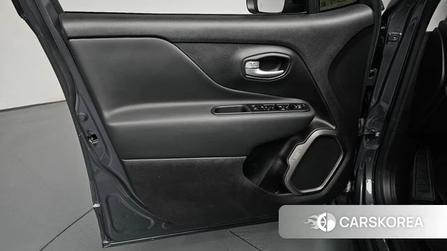 Jeep Renegade id 4650058 из Кореи 17