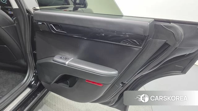 Hyundai Grandeur Hybrid (GN7) id 4302881 из Кореи 17