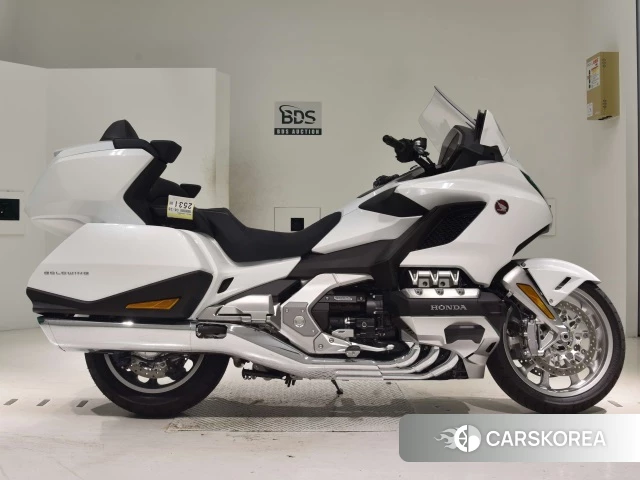 Проданный Honda GL1800 TOUR DCT 2024 из Японии