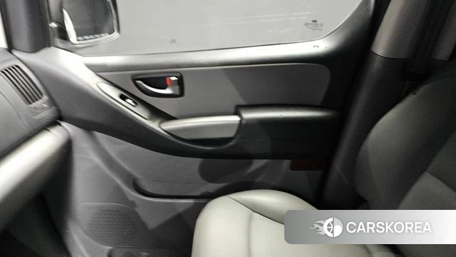 Hyundai The New Grand Starex id 4580842 из Кореи 17