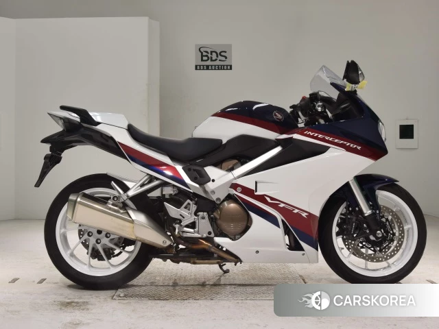 Проданный Honda VFR800F 2023 из Японии