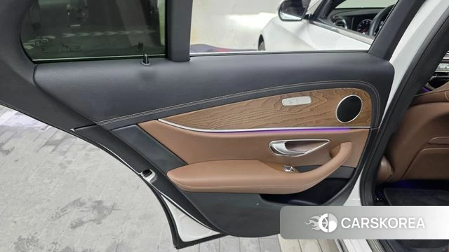 Mercedes-Benz E-Class W213 id 4613069 из Кореи 17