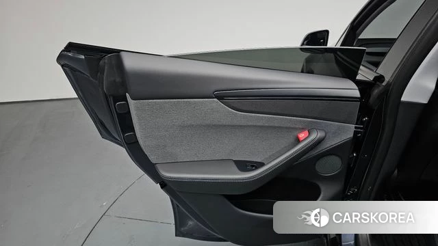Tesla Model Y id 4302028 из Кореи 17