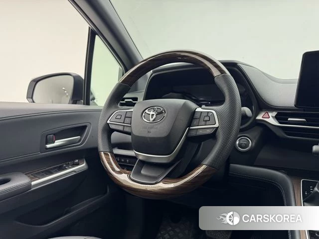 Toyota Saina id 4236631 из Китая 17