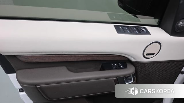 Land Rover Discovery 5 id 4187654 из Кореи 17