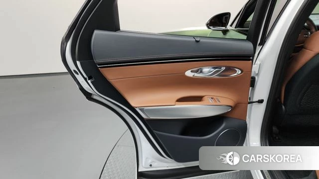 Genesis GV70 id 4389221 из Кореи 17