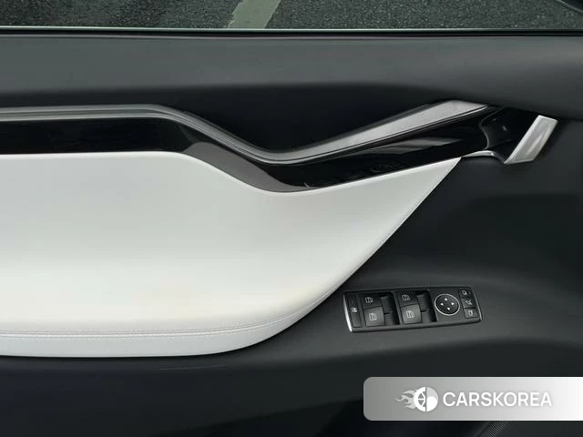 Tesla Model X id 4227855 из Китая 17