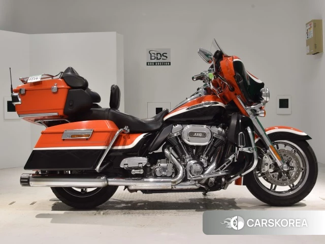 Проданный Harley-Davidson Electra Glide FLHTCUSE1800 CVO 2012 из Японии, фото 2