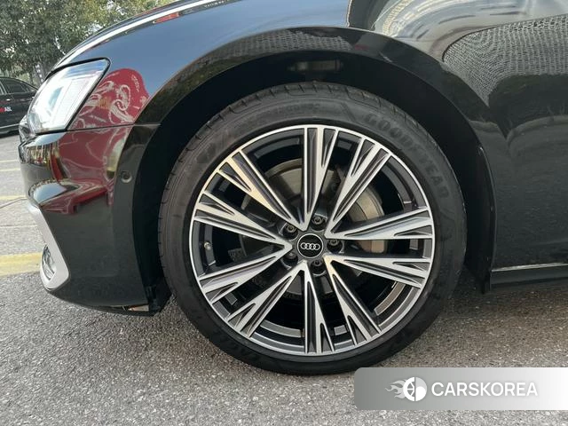 Audi A6L id 3856106 из Китая 17