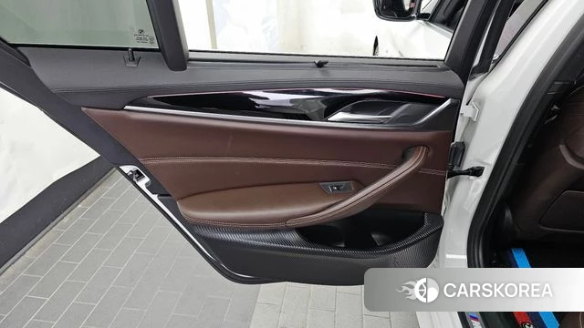 BMW 5 Series (G30) id 4794733 из Кореи 17