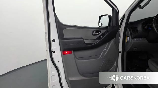 Hyundai The New Grand Starex id 4688653 из Кореи 17