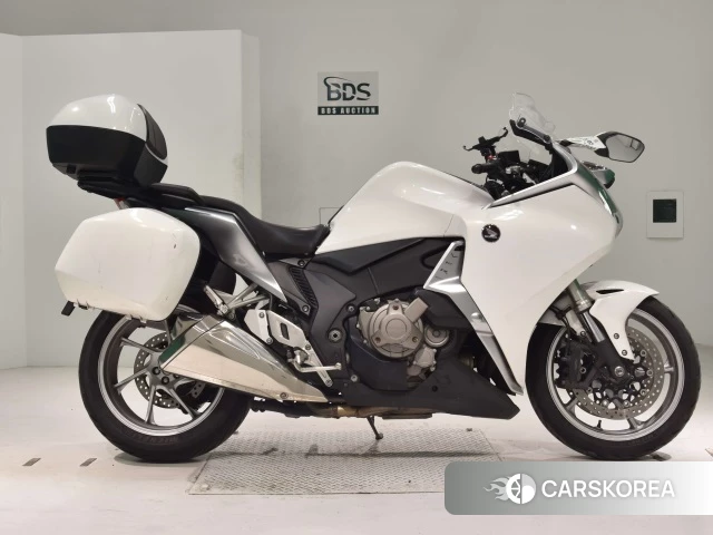 Проданный Honda VFR1200F DCT 2010 из Японии, фото 2