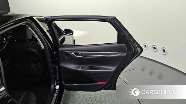 Hyundai The New Grandeur IG Hybrid id 4489087 из Кореи 17