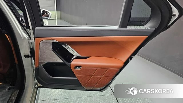BMW 7 Series (G70) id 4541000 из Кореи 17