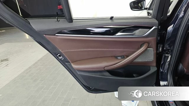 BMW 5 Series (G30) id 4382869 из Кореи 17