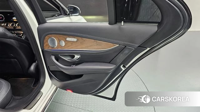 Mercedes-Benz E-Class W213 id 4410999 из Кореи 17