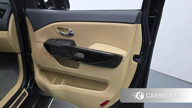 Kia The New Carnival id 4294964 из Кореи 17