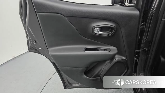 Jeep Renegade id 4317237 из Кореи 17