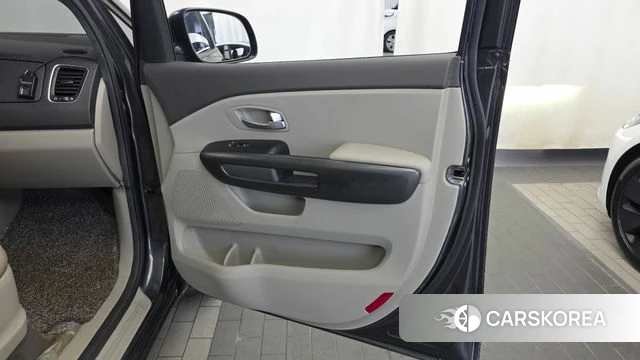 Kia All New Carnival id 4459758 из Кореи 17