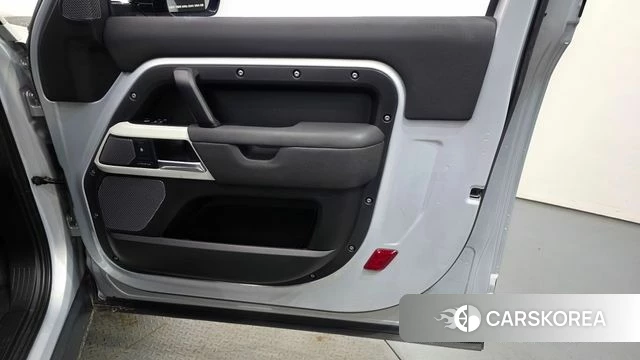 Land Rover Defender (L663) id 4580762 из Кореи 17