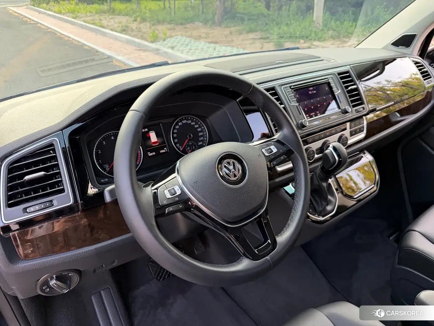 Volkswagen Multivan id 4599576 из Китая 17