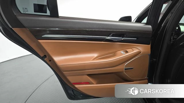 Genesis G90 id 4285586 из Кореи 17