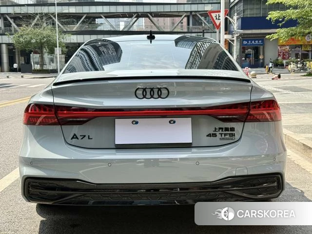 Audi A7L id 4261549 из Китая 17