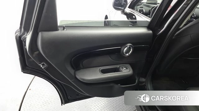 Mini Cooper D Clubman id 4688238 из Кореи 17