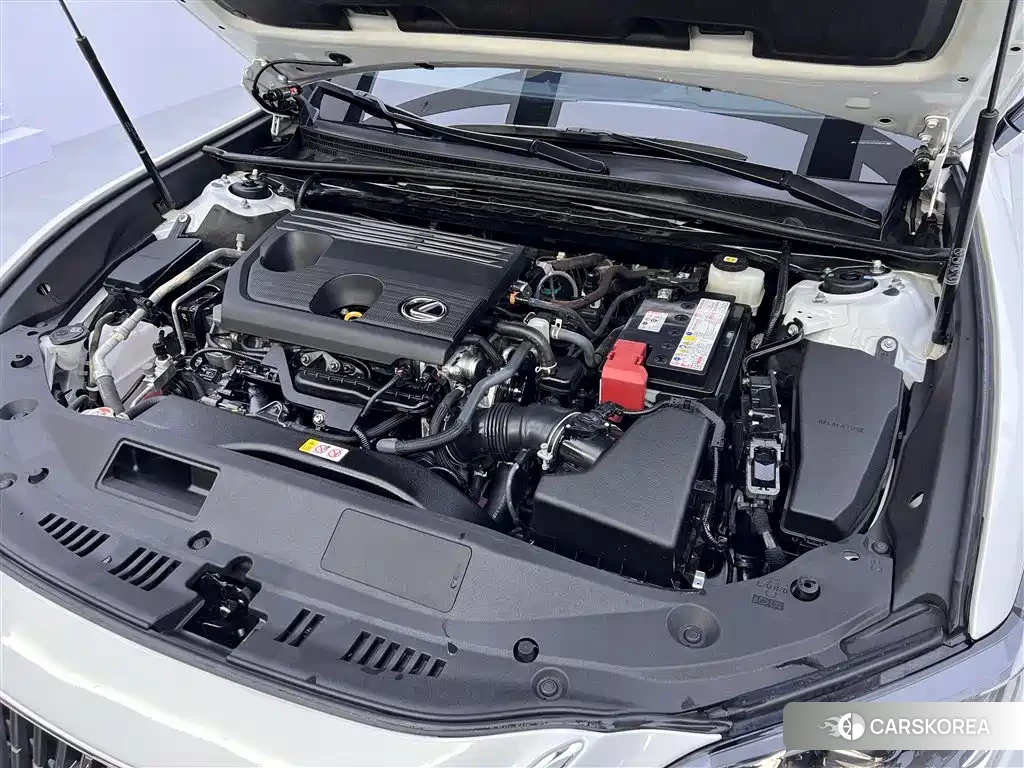 Lexus ES id 4576385 из Китая 17