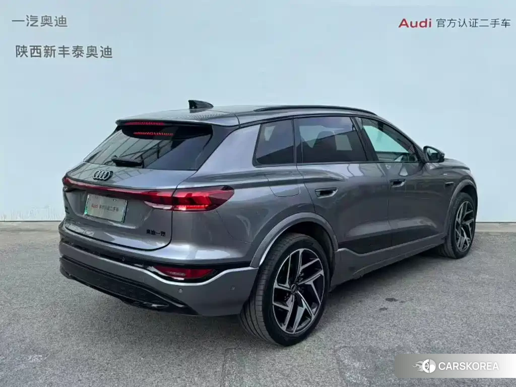 Audi Q6L id 4628132 из Китая 17