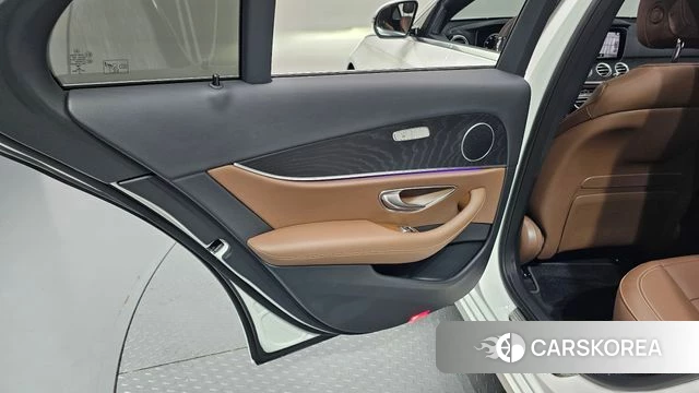 Mercedes-Benz E-Class W213 id 4593268 из Кореи 17