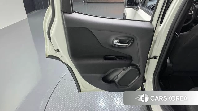 Jeep Renegade id 4495730 из Кореи 17