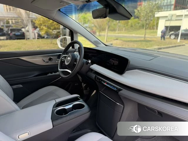 Buick GL8 id 4239698 из Китая 17