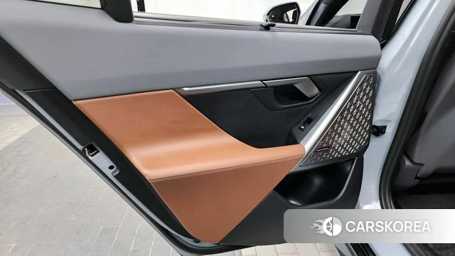 BMW 5 Series (G60) id 4291928 из Кореи 17