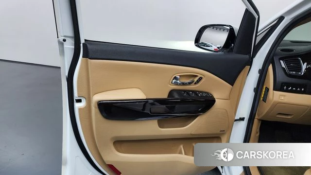 Kia The New Carnival id 4357011 из Кореи 17