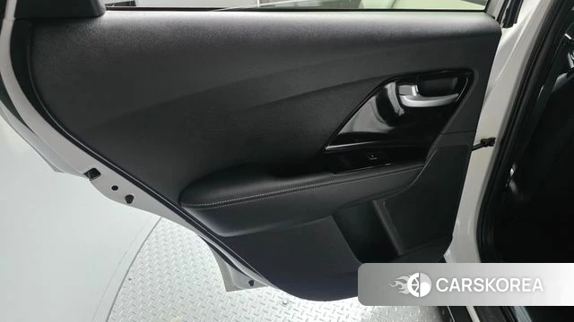 Kia The New Niro id 4283915 из Кореи 17