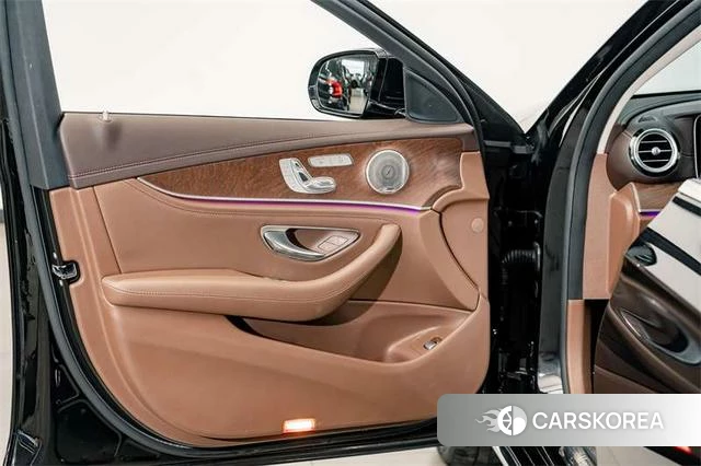 Mercedes-Benz E-class id 3856087 из Китая 17