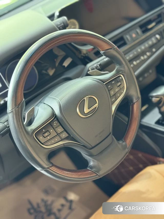Lexus ES id 4314677 из Китая 17
