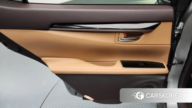 Lexus New ES300h id 4520890 из Кореи 17