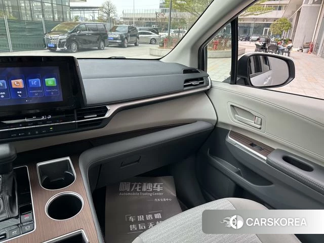 Toyota Saina id 4273624 из Китая 17