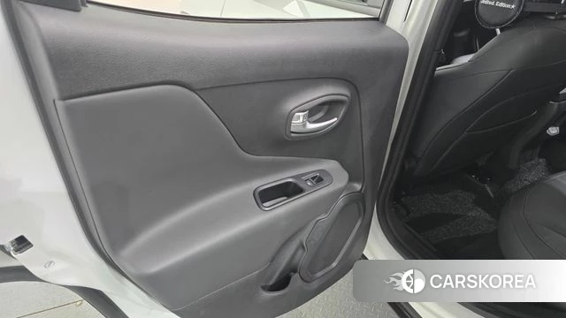Jeep Renegade id 4725902 из Кореи 17