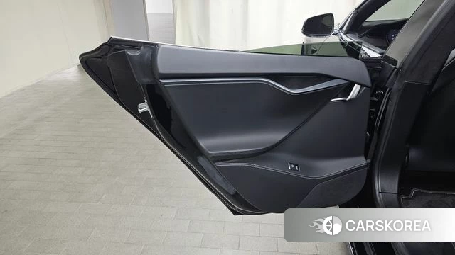 Tesla Model S id 4551624 из Кореи 17